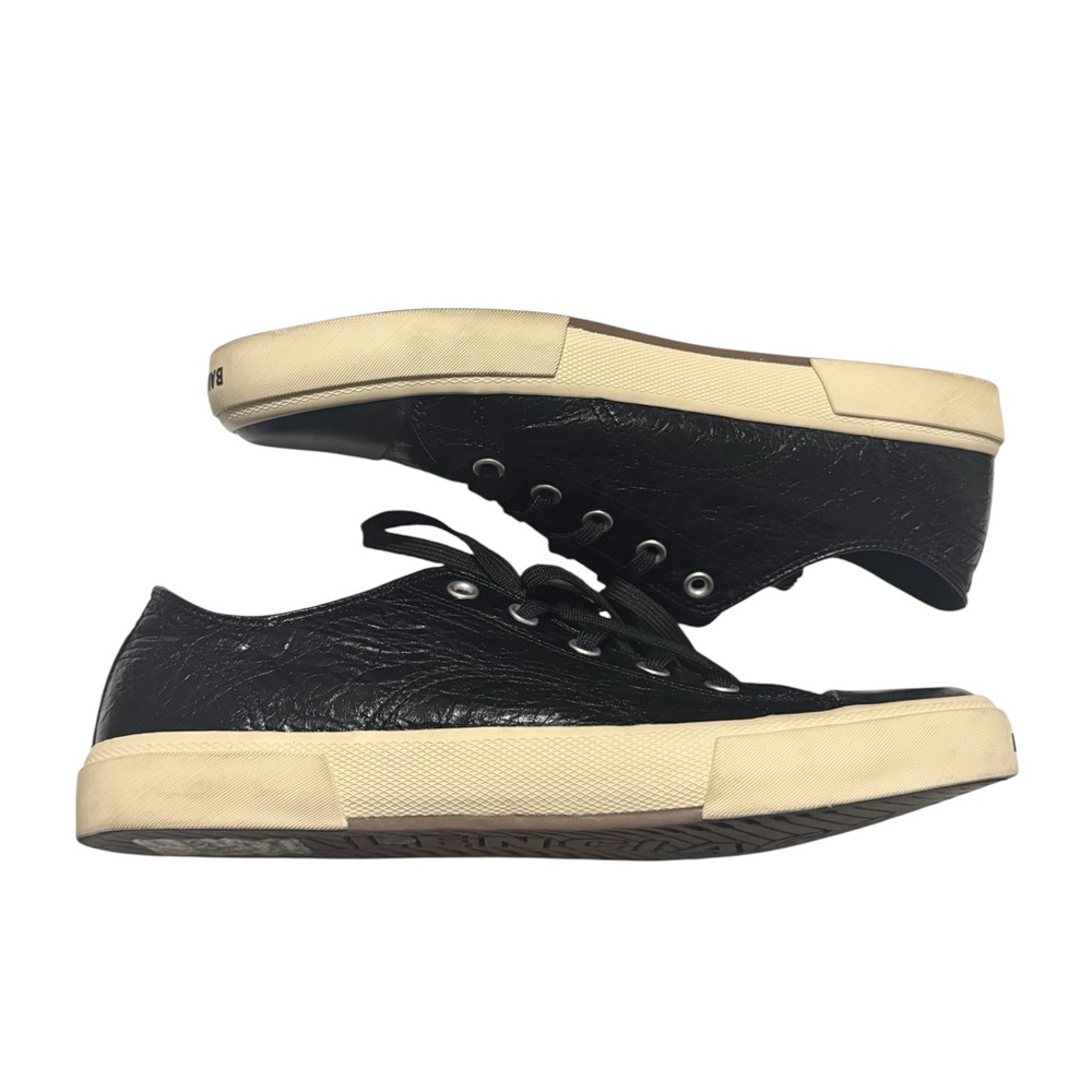 Balenciaga low top leather sneaker